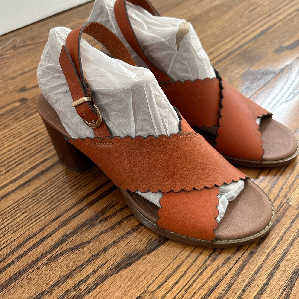 Anthropologie - Farylrobin Blanche scalloped heels 7.5